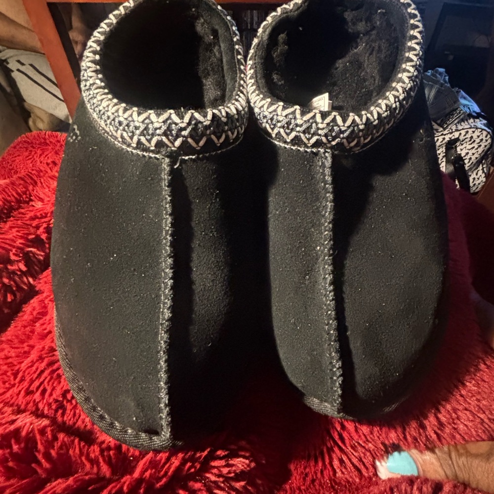 UGG Size 5 Women's Tasman Slipper